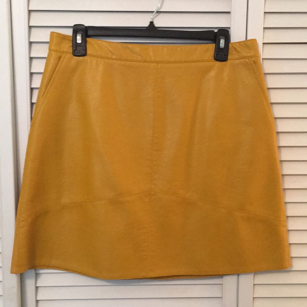Zara Mustard A-Line Faux Leather Skirt Size Lg